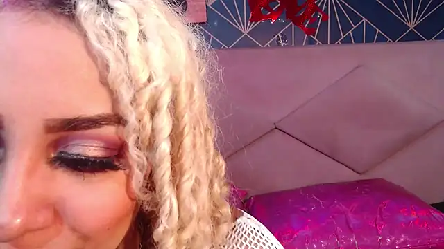 Lucy White   online show from February 24, 9:52 pm