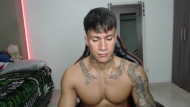 pettergrey1 online show from April 10, 1:22 am