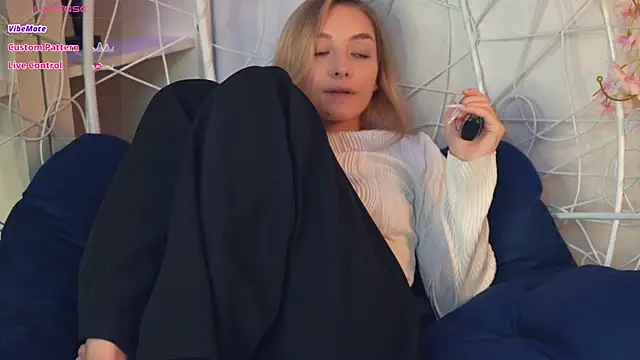 FlairCunard online show from December 1, 10:43 pm