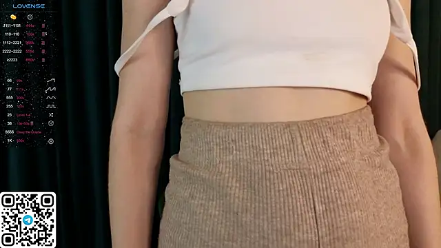 ElswythDecoursey online show from January 6, 12:05 am