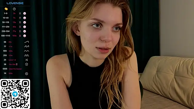 ElswythDecoursey online show from January 7, 2:10 am