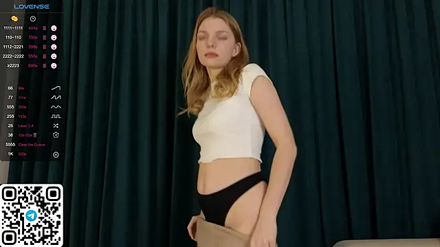 ElswythDecoursey online show from January 12, 9:08 pm