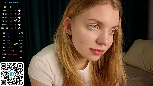 ElswythDecoursey online show from January 24, 9:05 pm