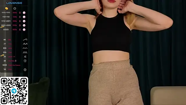 ElswythDecoursey online show from January 25, 5:08 pm