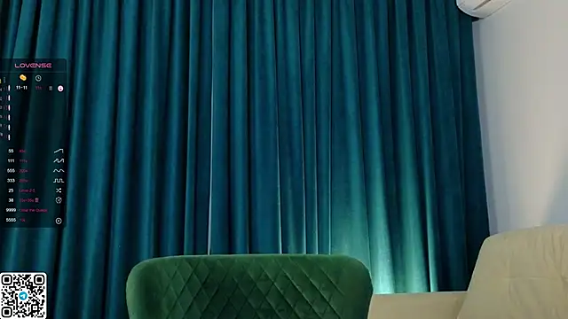 ElswythDecoursey online show from March 5, 9:04 pm