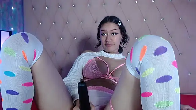 Nina Ethan online show from December 3, 1:30 am