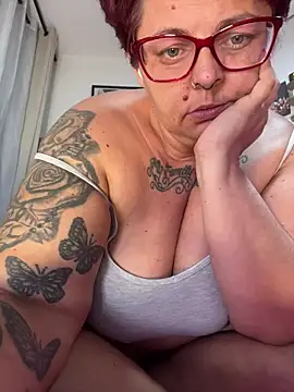 SunshineLexi online show from June 6, 7:29 pm