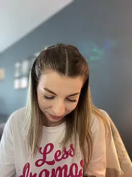 Mia Ethan online show from May 23, 8:51 am