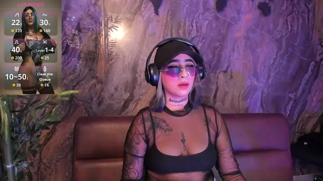 Alahia Dangelo online show from October 27, 5:17 pm