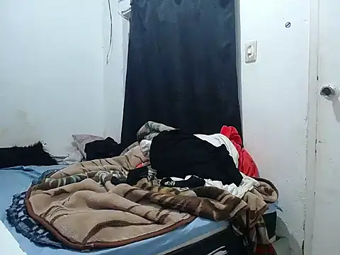 esjrobles online show from September 29, 12:32 pm