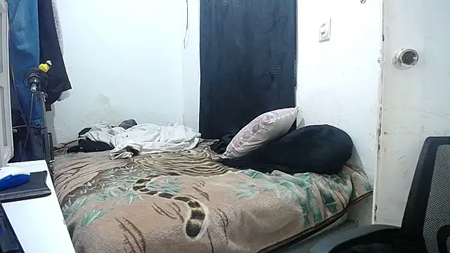 esjrobles online show from October 16, 5:19 am