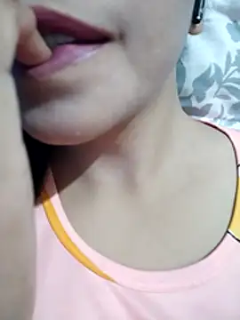 Snapshot of Anki-doll chatting on June 22, 5:37 am Anki-doll online show from June 22, 5:37 am