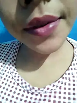 Snapshot of Anki-doll chatting on July 1, 5:45 pm Anki-doll online show from July 1, 5:45 pm