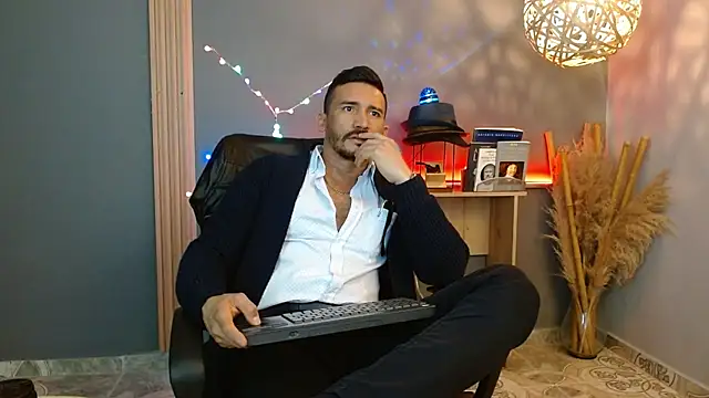 Reiko 85  online show from March 30, 6:42 pm