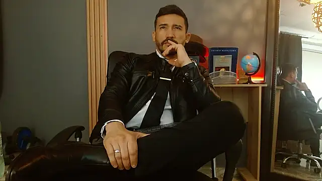 Snapshot of Reiko_85_ chatting on June 14, 2:41 pm Reiko 85 online show from June 14, 2:41 pm