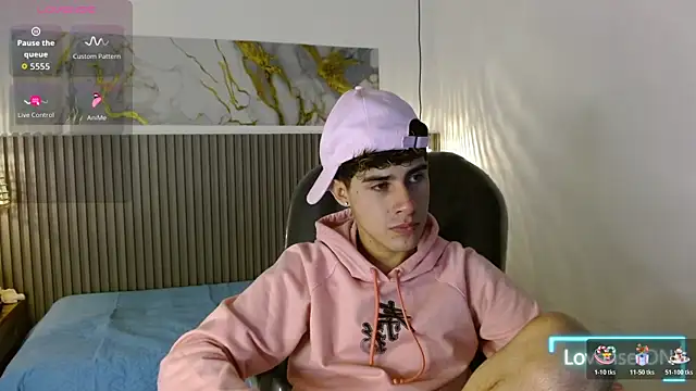 Dyla n18 online show from November 15, 7:32 pm