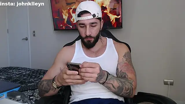 jonhklleyn online show from October 25, 5:40 pm