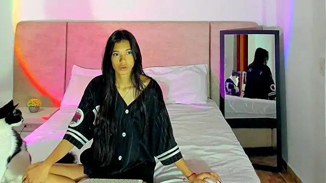 alanaget1 online show from December 30, 11:26 am