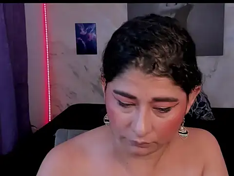 Snapshot of alinabozz1 chatting on July 20, 4:27 am alinabozz1 online show from July 20, 4:27 am