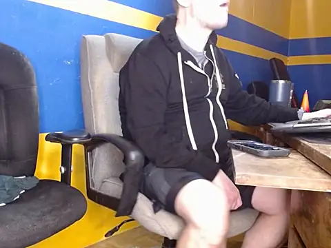 shyhuskyguy online show from February 5, 4:50 am