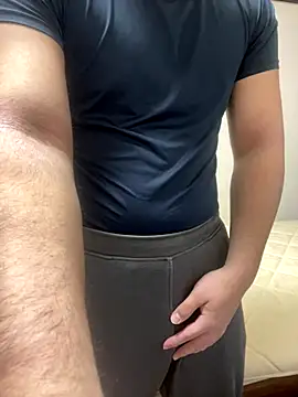 YU-KI00 online show from December 18, 10:10 am