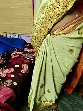 Snapshot of jasmine_janu chatting on July 19, 9:57 am jasmine janu online show from July 19, 9:57 am