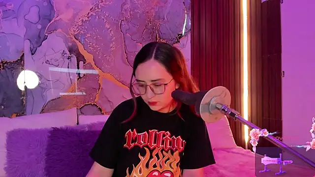 Snapshot of centaurigirl chatting on November 22, 4:28 pm centaurigirl online show from November 22, 4:28 pm