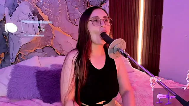 Snapshot of centaurigirl chatting on November 24, 2:33 am centaurigirl online show from November 24, 2:33 am