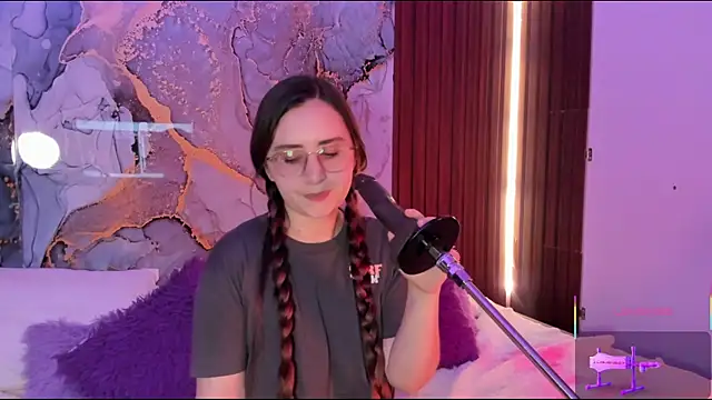 Snapshot of centaurigirl chatting on December 14, 5:02 am centaurigirl online show from December 14, 5:02 am