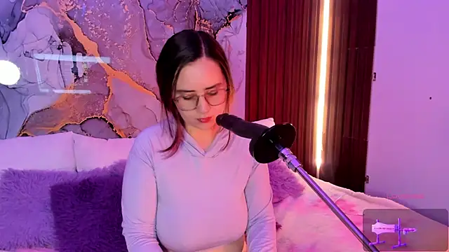 Snapshot of centaurigirl chatting on December 18, 4:40 am centaurigirl online show from December 18, 4:40 am