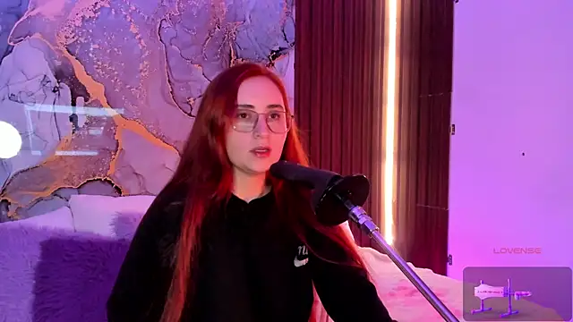 Snapshot of centaurigirl chatting on December 21, 4:41 am centaurigirl online show from December 21, 4:41 am