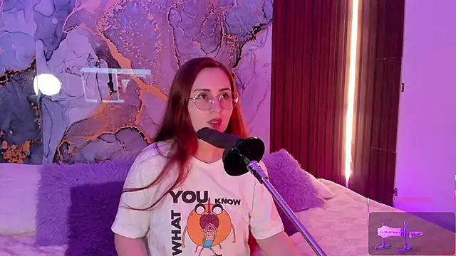 Snapshot of centaurigirl chatting on January 8, 4:04 am centaurigirl online show from January 8, 4:04 am