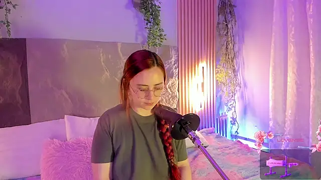 Snapshot of centaurigirl chatting on February 7, 5:00 am centaurigirl online show from February 7, 5:00 am