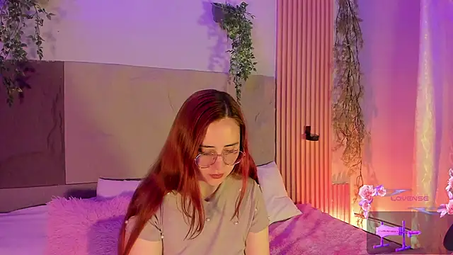 Snapshot of centaurigirl chatting on February 17, 4:31 am centaurigirl online show from February 17, 4:31 am