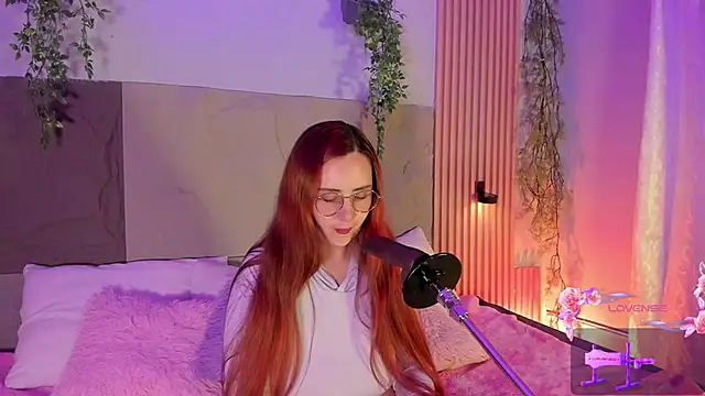 Snapshot of centaurigirl chatting on February 18, 2:18 am centaurigirl online show from February 18, 2:18 am