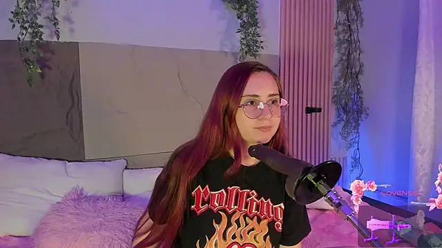 Snapshot of centaurigirl chatting on February 22, 5:30 am centaurigirl online show from February 22, 5:30 am