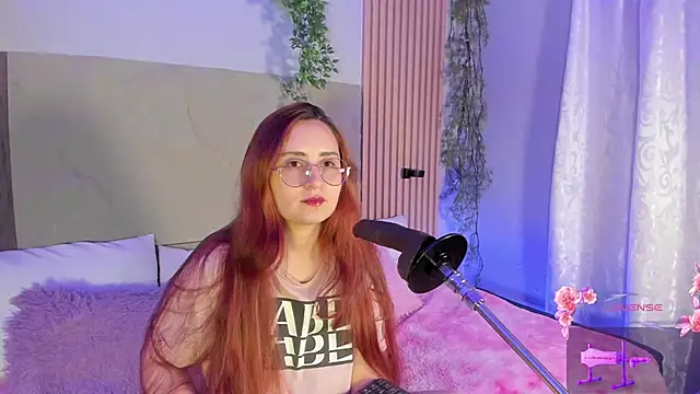 Snapshot of centaurigirl chatting on March 4, 3:56 am centaurigirl online show from March 4, 3:56 am