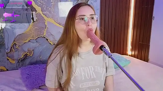 centaurigirl online show from July 16, 3:23 am