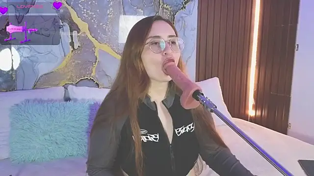 centaurigirl online show from July 17, 2:29 am
