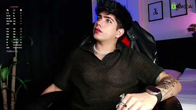 LyleBennett  online show from March 30, 10:49 am