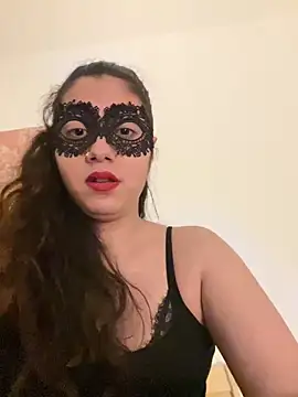 LindaCrouz online show from December 8, 9:52 pm