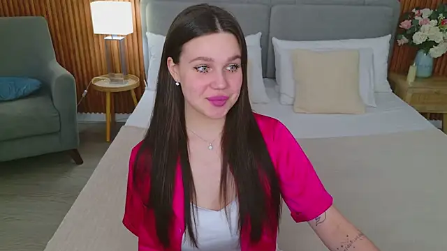 RihannaRose online show from March 20, 5:15 pm