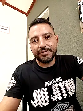 P4uzud4O online show from March 21, 1:37 pm