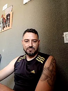 P4uzud4O online show from April 16, 12:39 pm