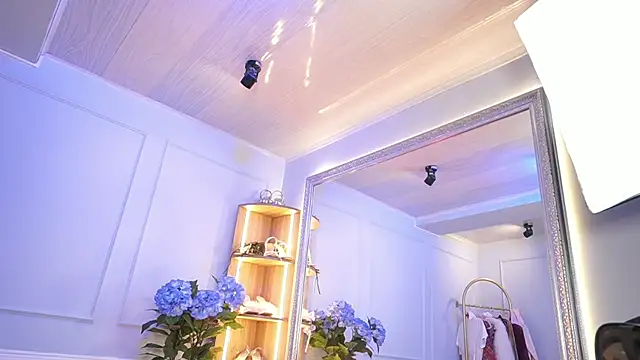 elasummer online show from April 10, 12:43 pm