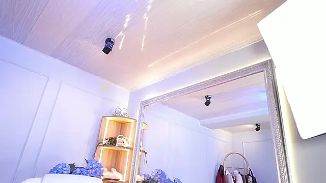 elasummer online show from April 14, 12:33 pm