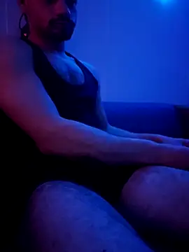 Snapshot of Amir334_ chatting on March 20, 12:48 am Amir334 online show from March 20, 12:48 am