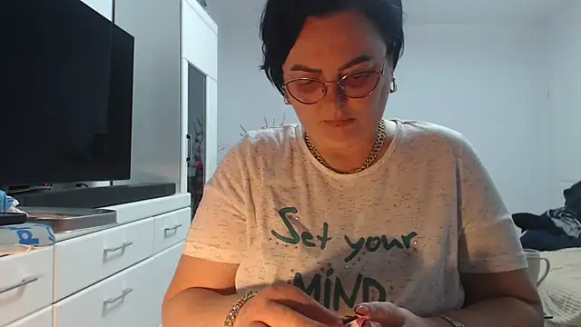 Amandamuller1982 online show from April 7, 7:47 pm