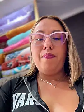 VIOLETA-25  online show from June 25, 4:11 pm