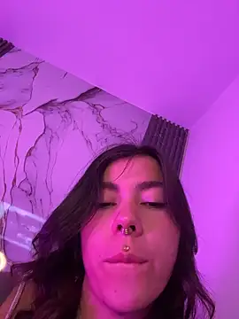 luccianagreyy online show from June 1, 11:34 am